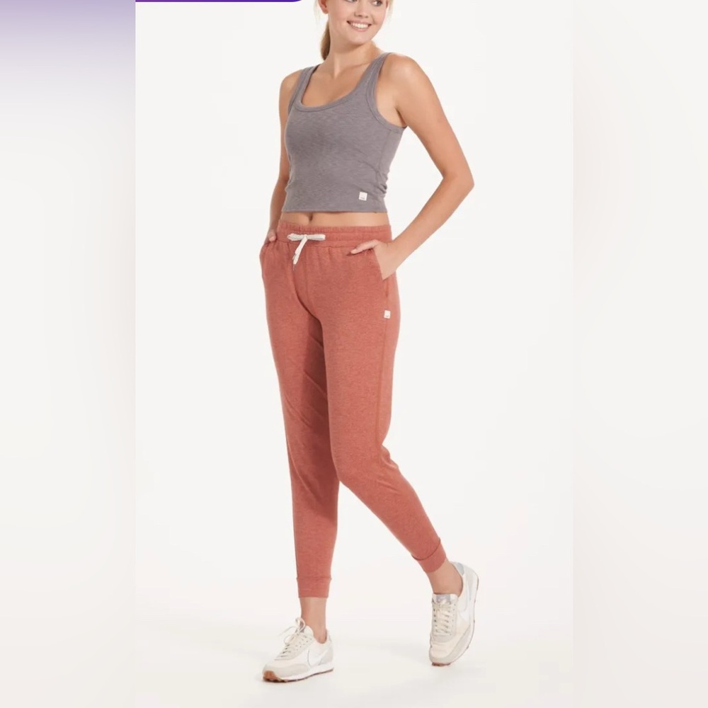 Vuori Pertormance Jogger in Cinnamon Heather